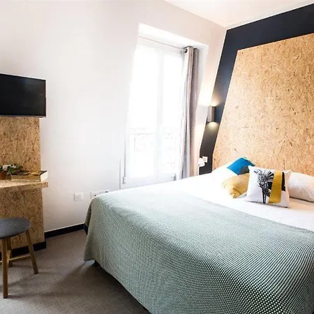 Beautiful Belleville Hotel & Hostel *