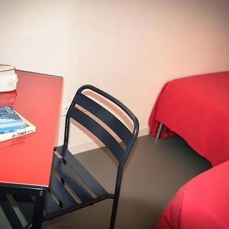 Beautiful Belleville Hotel & Hostel *