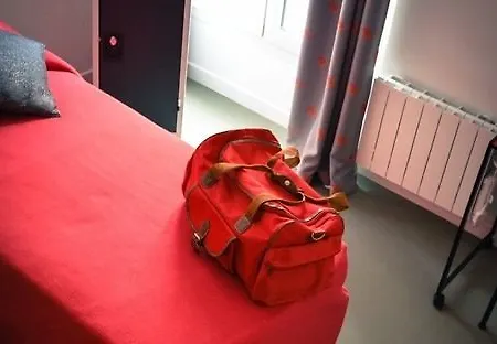 Beautiful Belleville Hotel & Hostel Hostel *