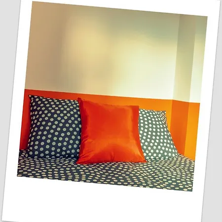 Beautiful Belleville Hotel & Hostel *