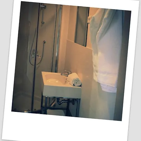 Beautiful Belleville Hotel & Hostel * Paris