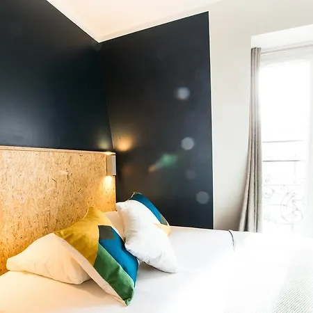 Beautiful Belleville Hotel & Hostel