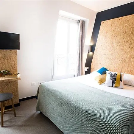 Beautiful Belleville Hotel & Hostel *
