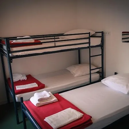 Beautiful Belleville Hotel & Hostel